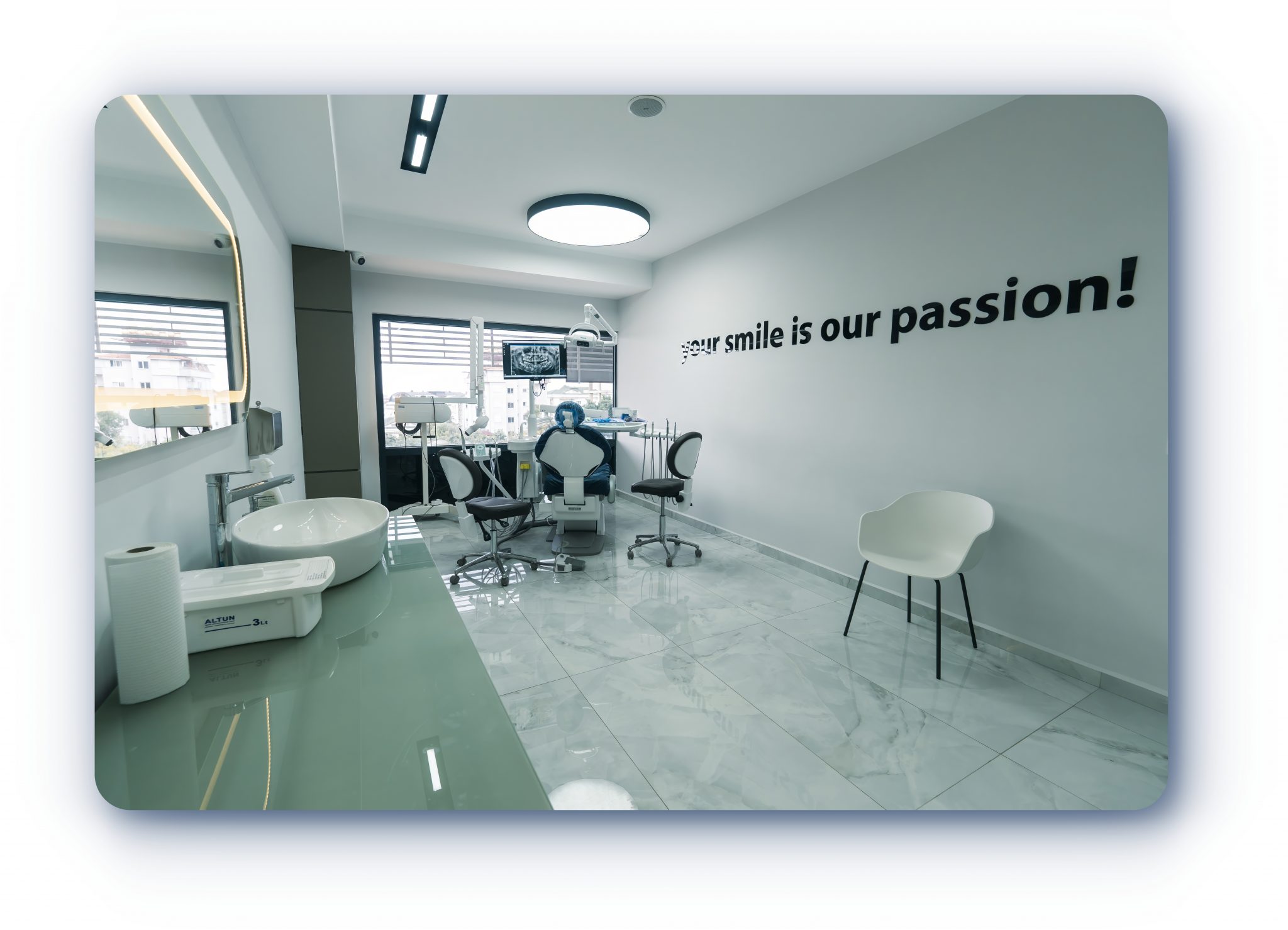 Modern treatment room with 3D equipment